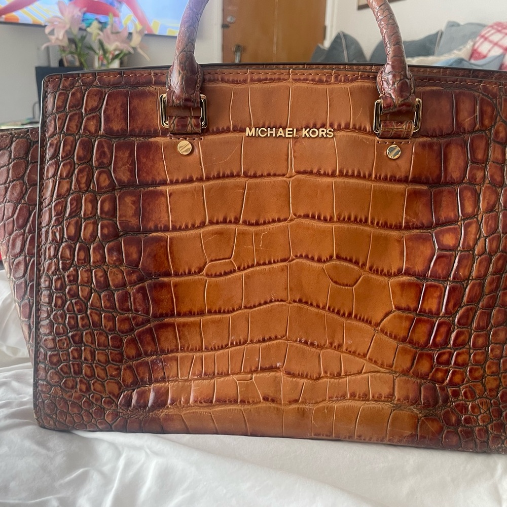 Michael Koran bag brown imitation crocodile. - Picture 2 of 3